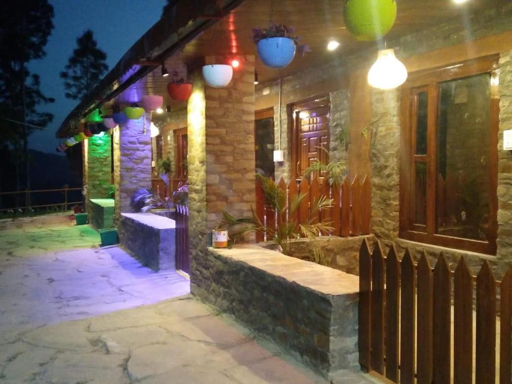 Nature Villaas Basa Homestay Pauri Buitenkant foto
