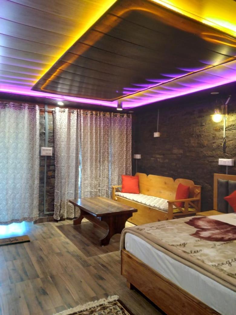 Nature Villaas Basa Homestay Pauri Buitenkant foto