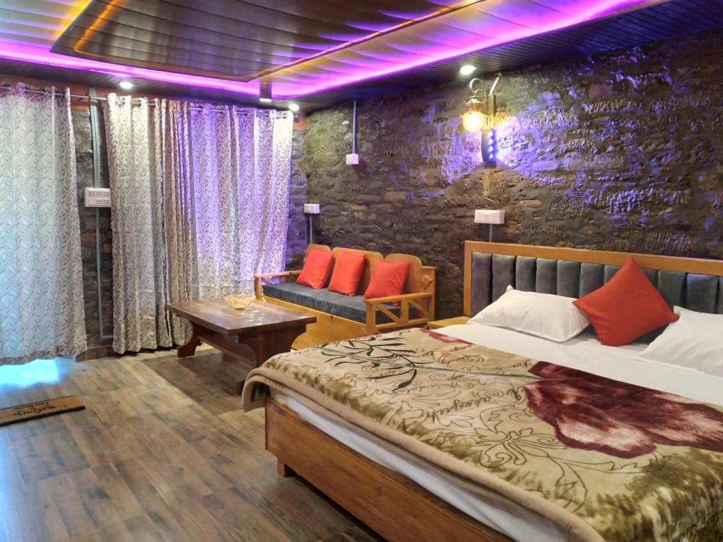 Nature Villaas Basa Homestay Pauri Buitenkant foto