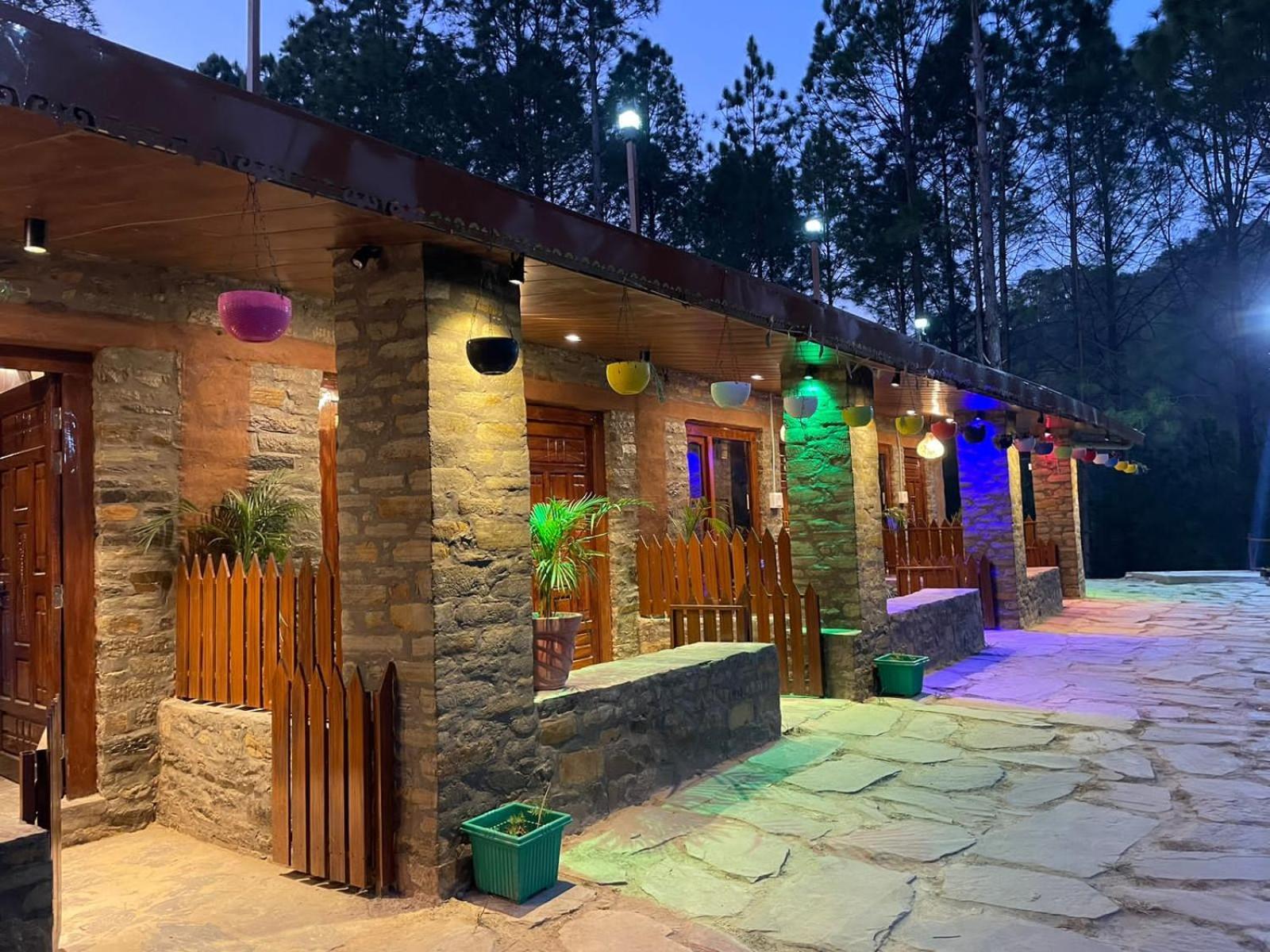 Nature Villaas Basa Homestay Pauri Buitenkant foto