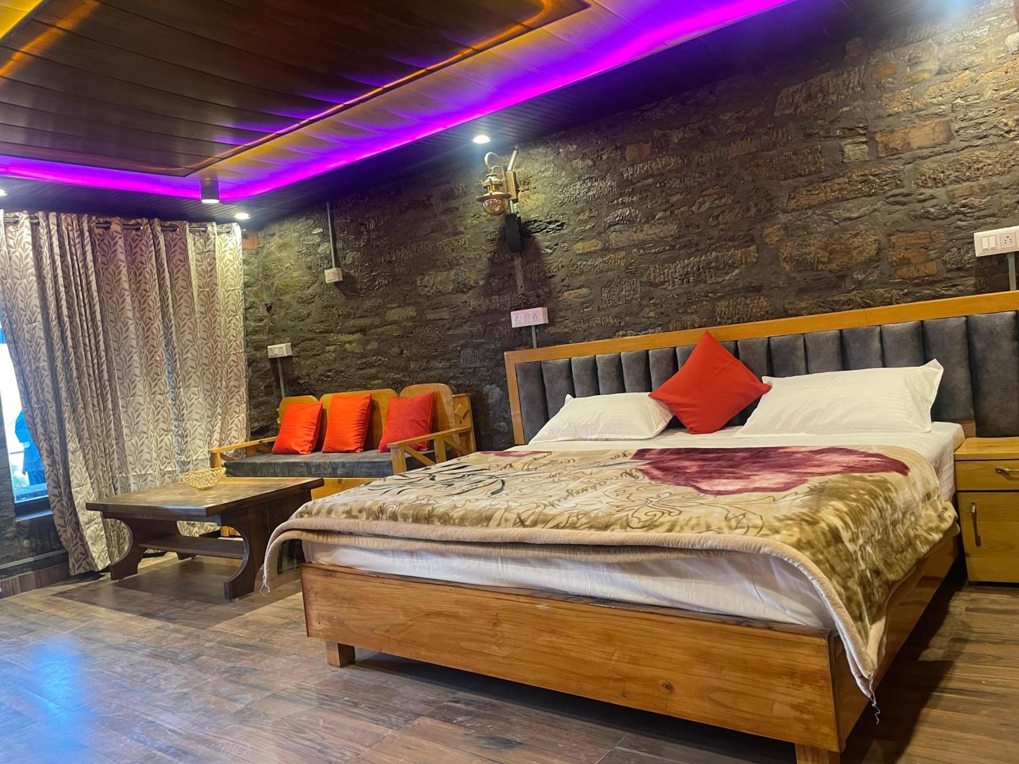 Nature Villaas Basa Homestay Pauri Buitenkant foto