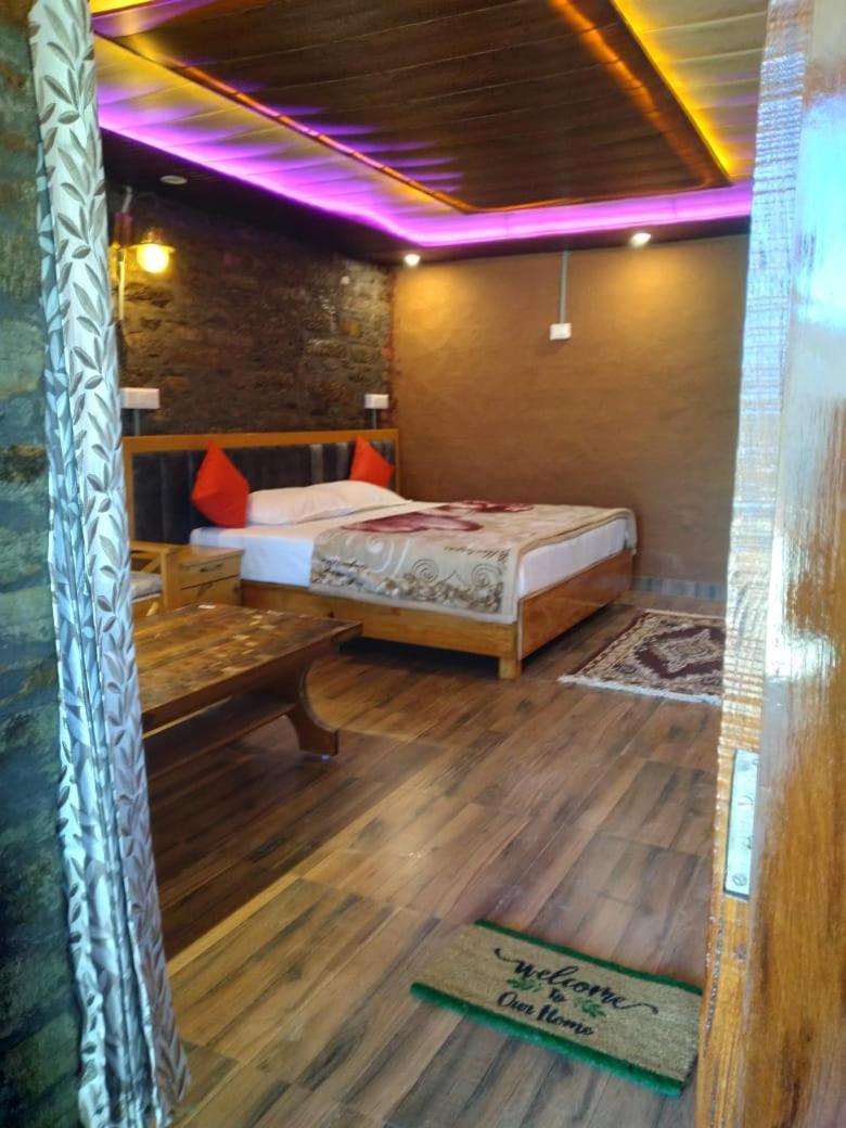 Nature Villaas Basa Homestay Pauri Buitenkant foto