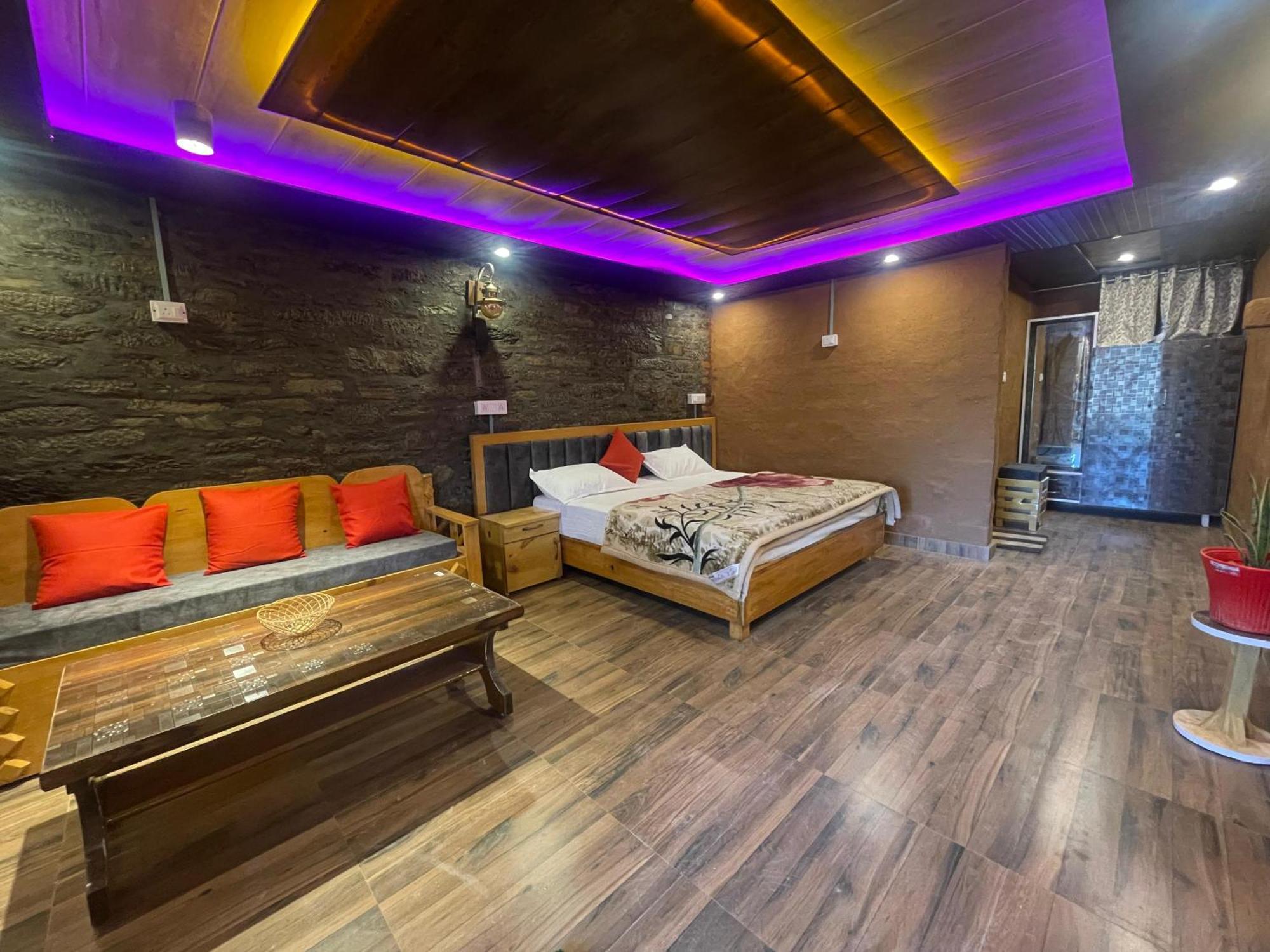 Nature Villaas Basa Homestay Pauri Buitenkant foto