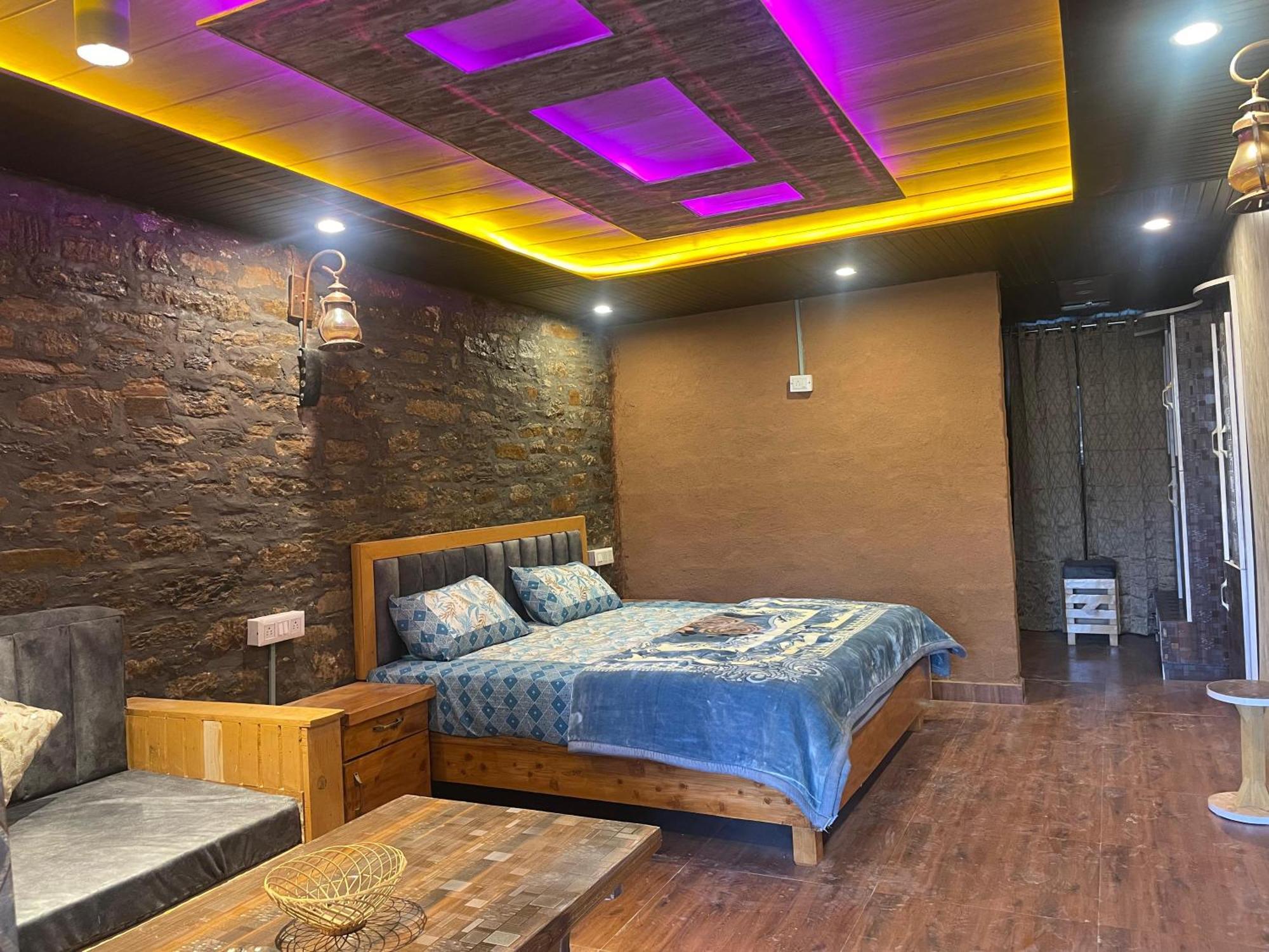 Nature Villaas Basa Homestay Pauri Buitenkant foto