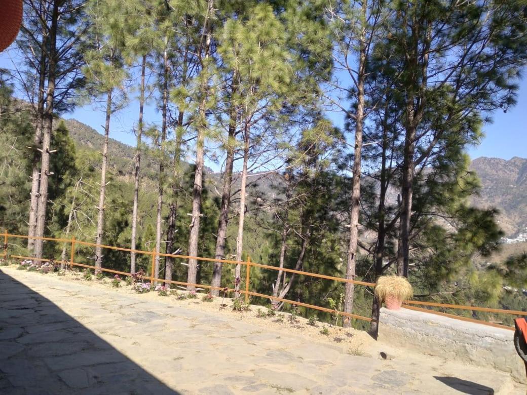 Nature Villaas Basa Homestay Pauri Buitenkant foto