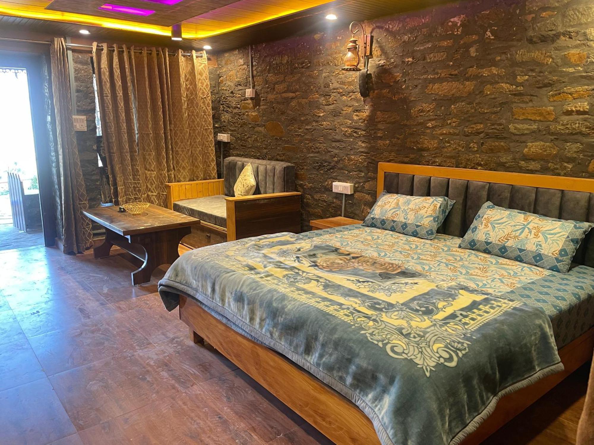 Nature Villaas Basa Homestay Pauri Buitenkant foto